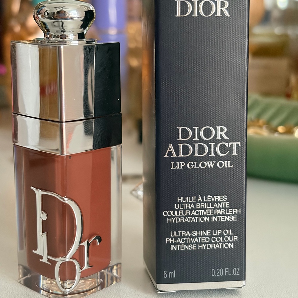 DIOR
Lip Glow Oil Hydrating High-Shine Gloss- 081 Latte Glaze